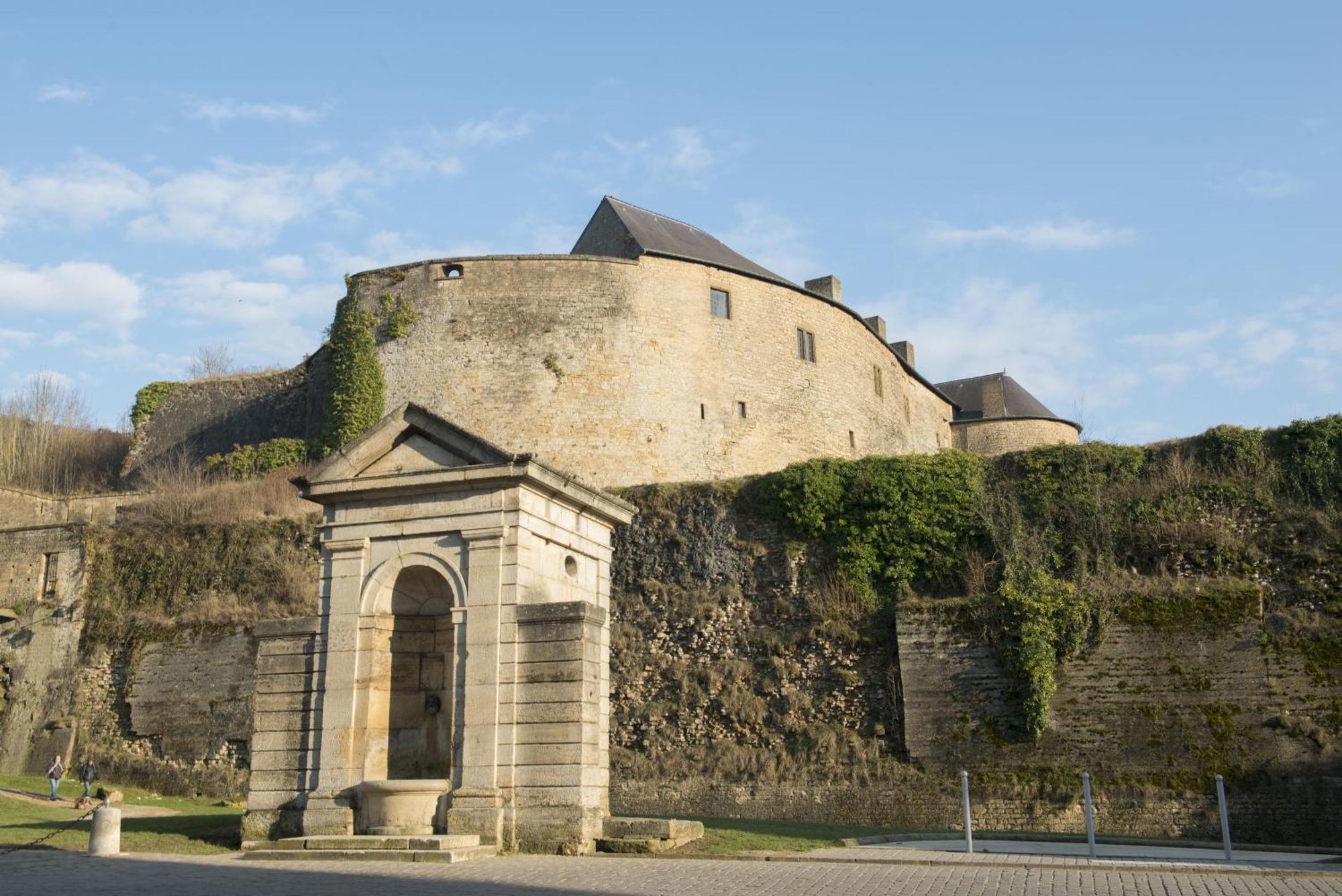 Hotel Le Saint Michel Sedan Exteriér fotografie